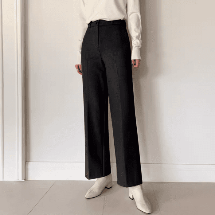 骨格ストレートウール混ストレートパンツ