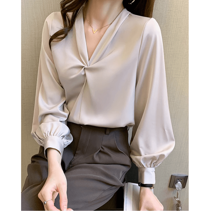 骨格ストレートノーカラーブラウス