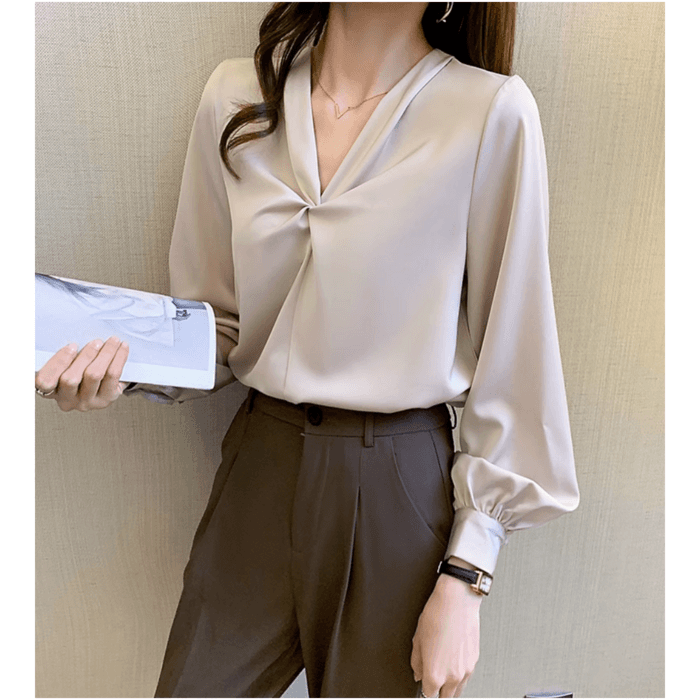 骨格ストレートノーカラーブラウス