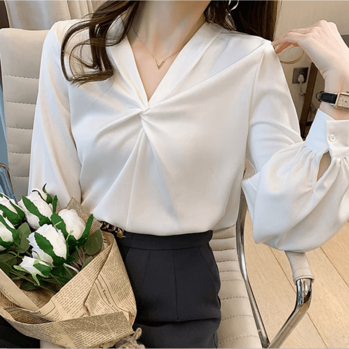 骨格ストレートノーカラーブラウス