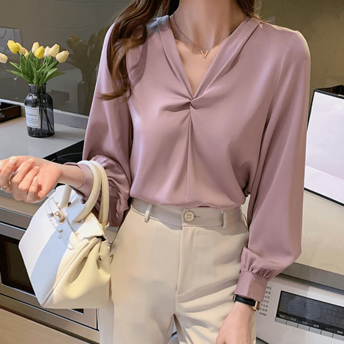 骨格ストレートノーカラーブラウス