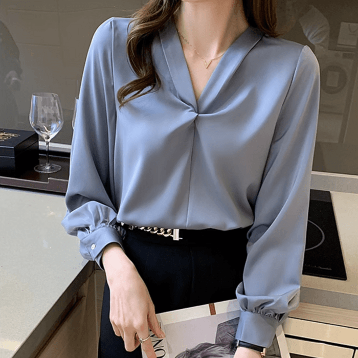 骨格ストレートノーカラーブラウス