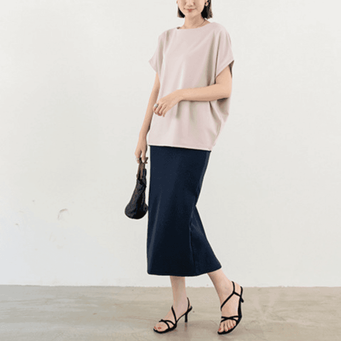 骨格ストレートタイトスカート