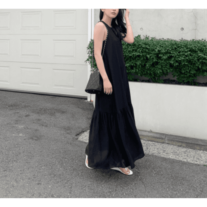 骨格ストレートノースリーブワンピース