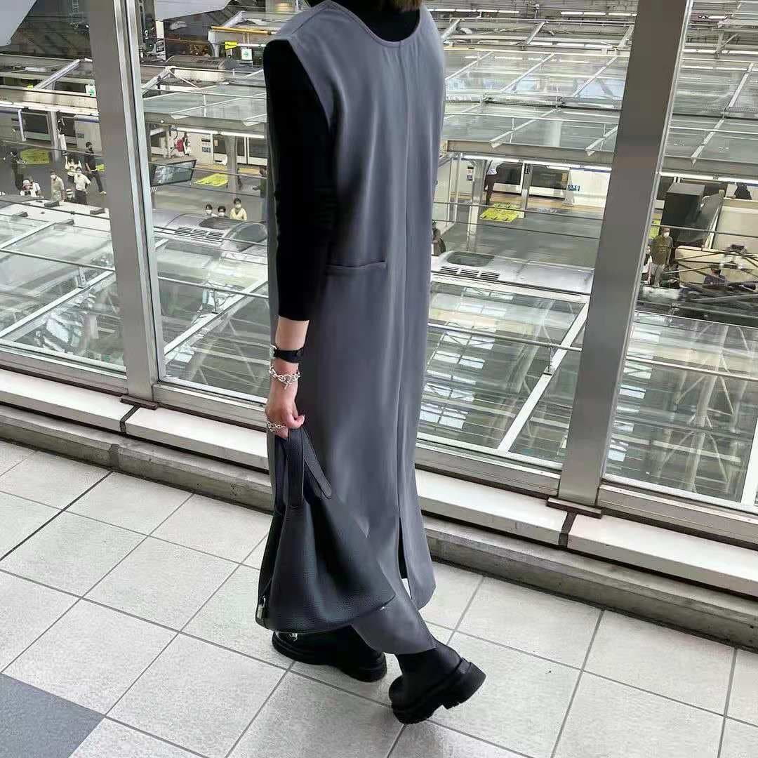 骨格ストレートVネックベストワンピース