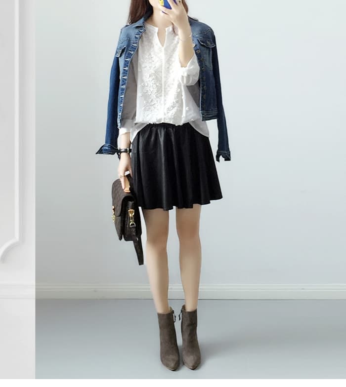 骨格ストレートキーネックレースブラウス