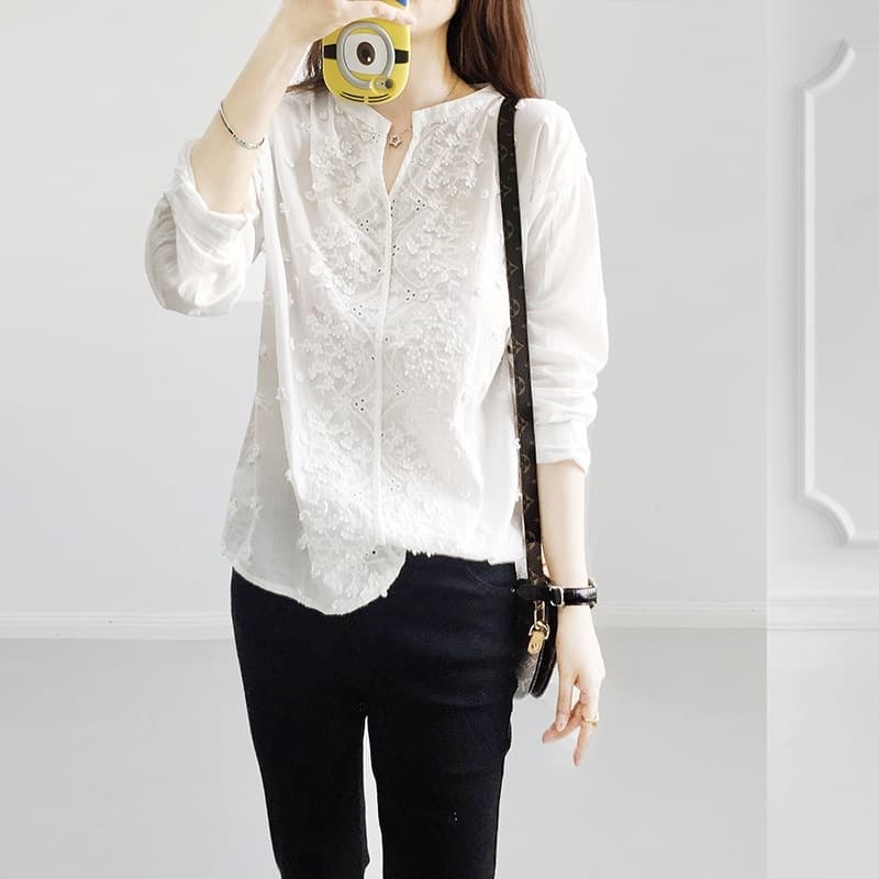 骨格ストレートキーネックレースブラウス