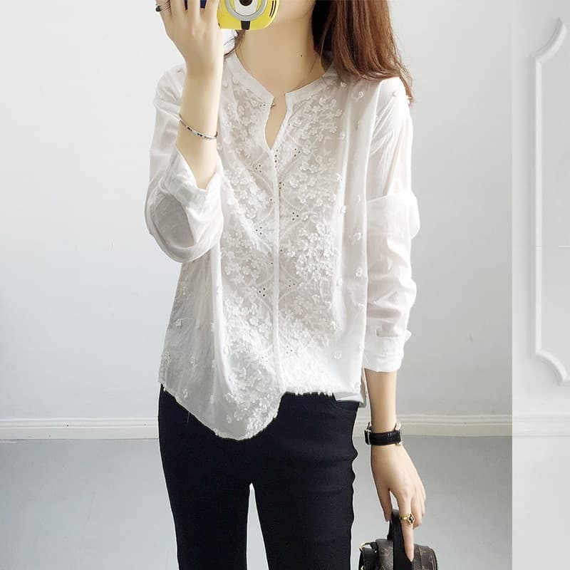 骨格ストレートキーネックレースブラウス