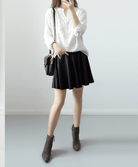 骨格ストレートキーネックレースブラウス