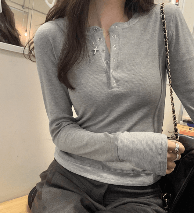 骨格ストレートヘンリーネックレイヤードリブトップス