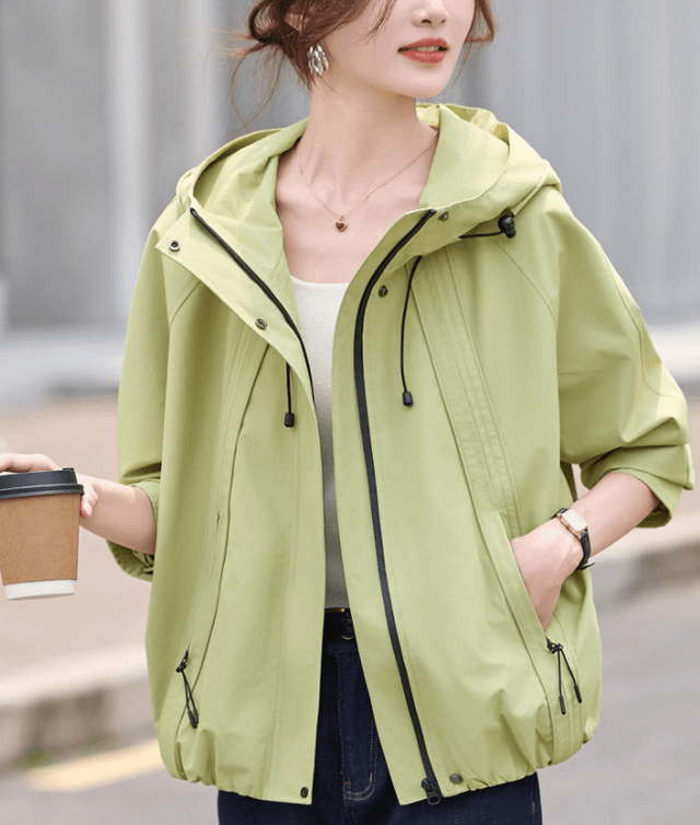 骨格ストレートフード付きウインドブレーカー