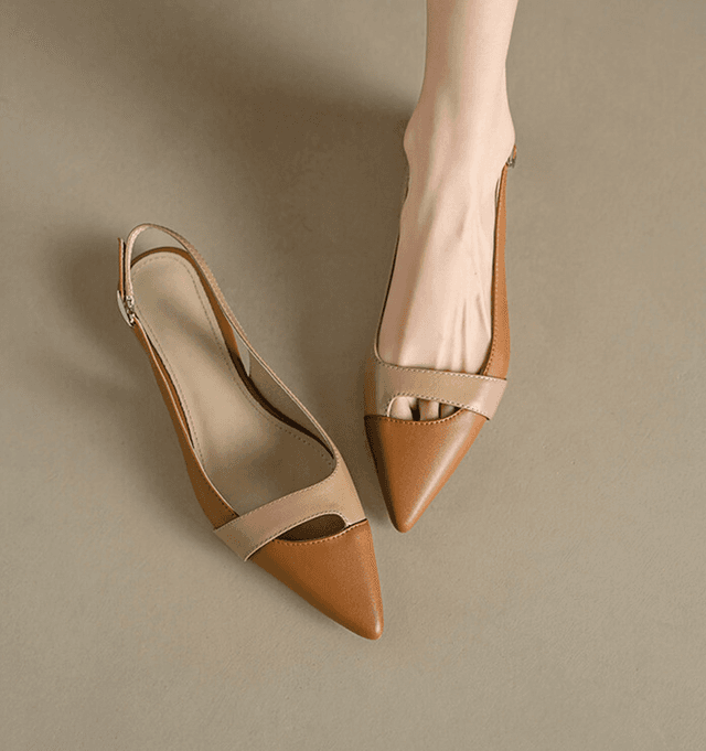骨格ストレートポインテッドトゥツートンカラーバックストラップパンプス