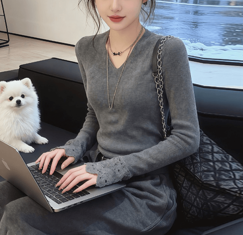 骨格ストレートVネックレースパッチニットトップス