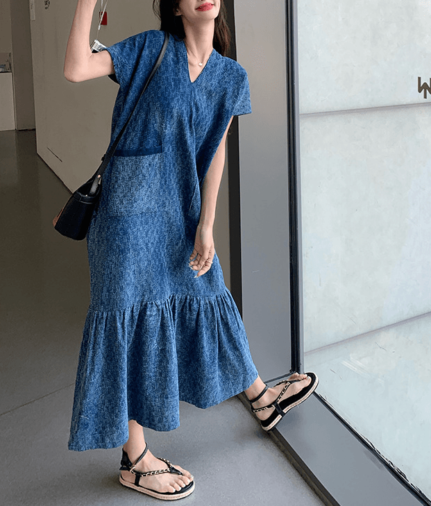 骨格ストレート裾フレアVネックワンピース