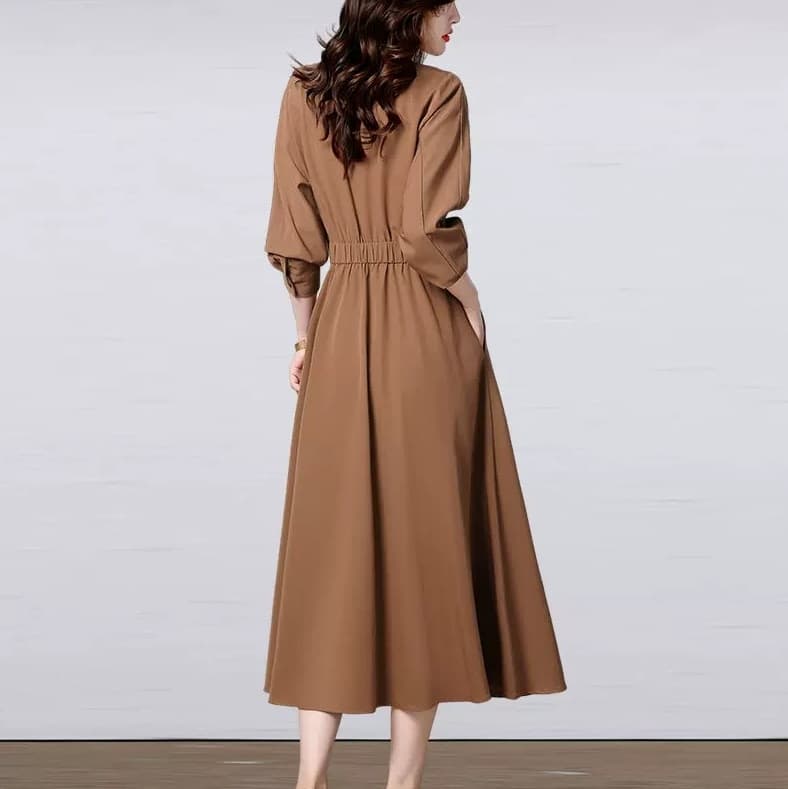 骨格ストレートスキッパーネックフレアワンピース