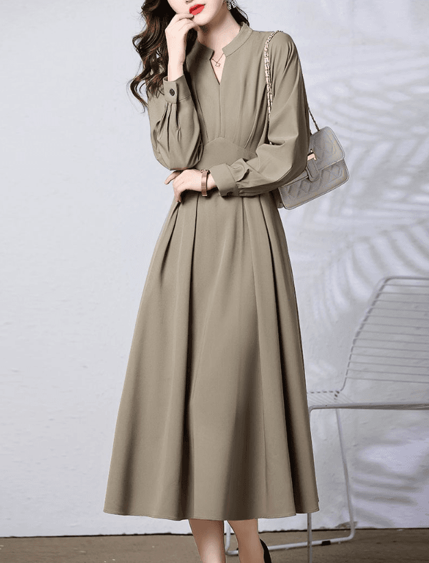 骨格ストレートスキッパーネックフレアワンピース