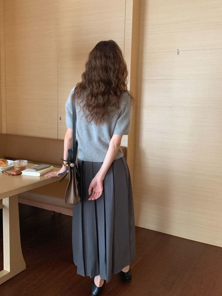 骨格ストレートラウンドネック半袖ニットトップス