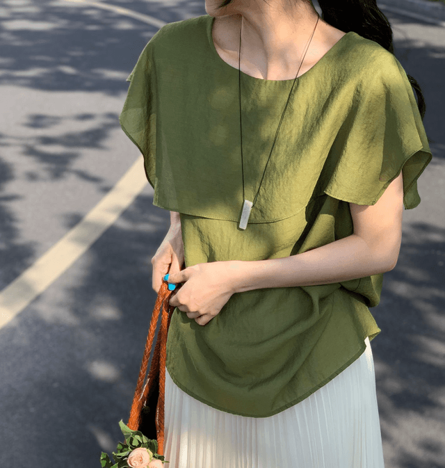 骨格ストレートエアリードレープケープブラウス