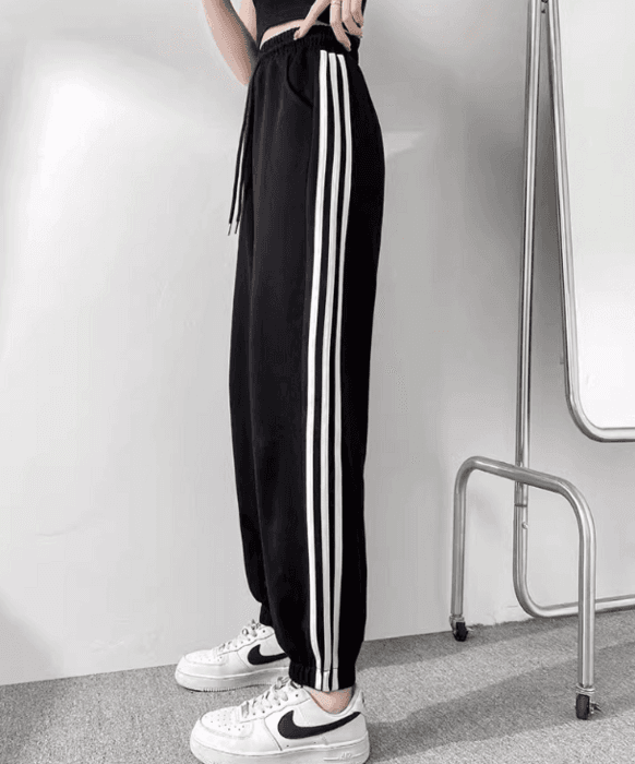骨格ストレートサイドラインスウェットパンツ
