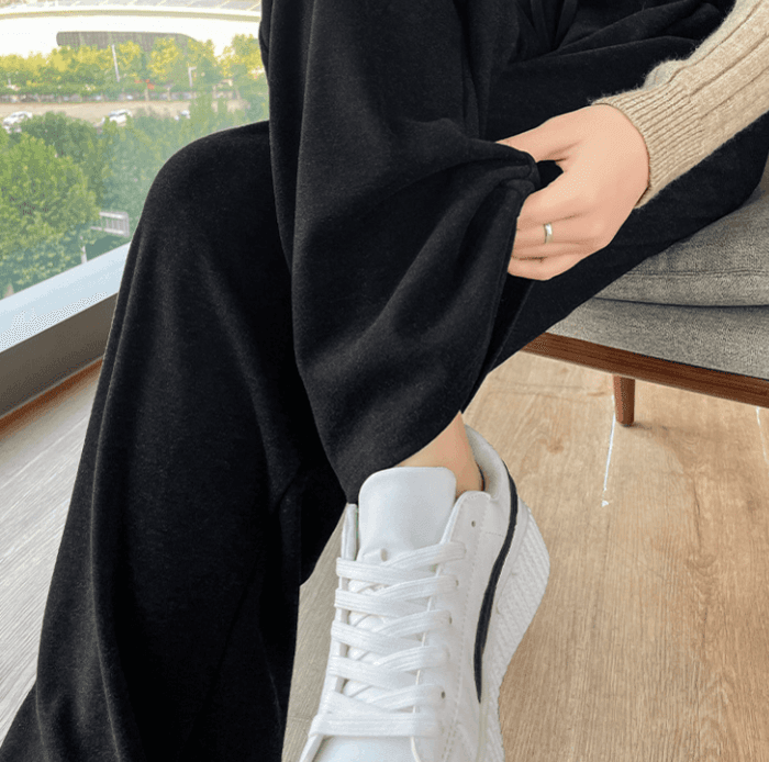骨格ストレートリラックスワイドパンツ