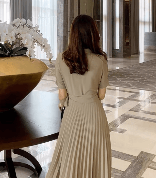骨格ストレートカシュクールプリーツロングワンピース