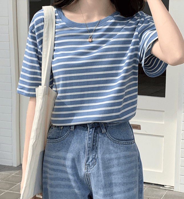 骨格ストレートラウンドネックボーダーTシャツ