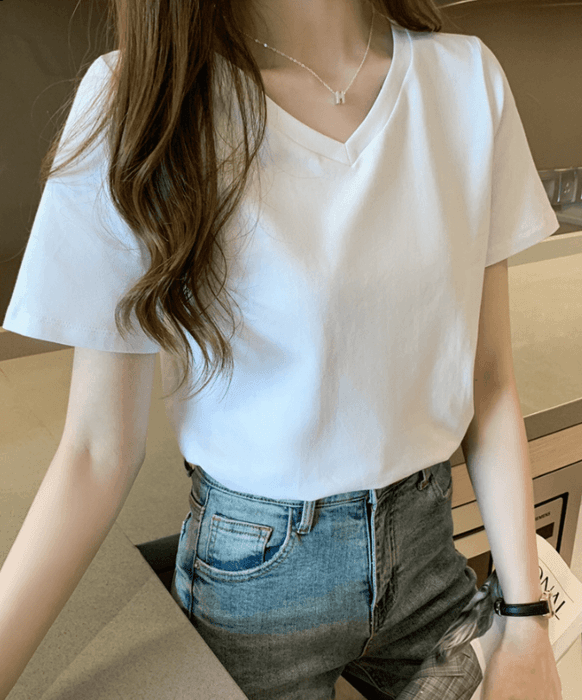 骨格ストレートVネックシンプルTシャツ