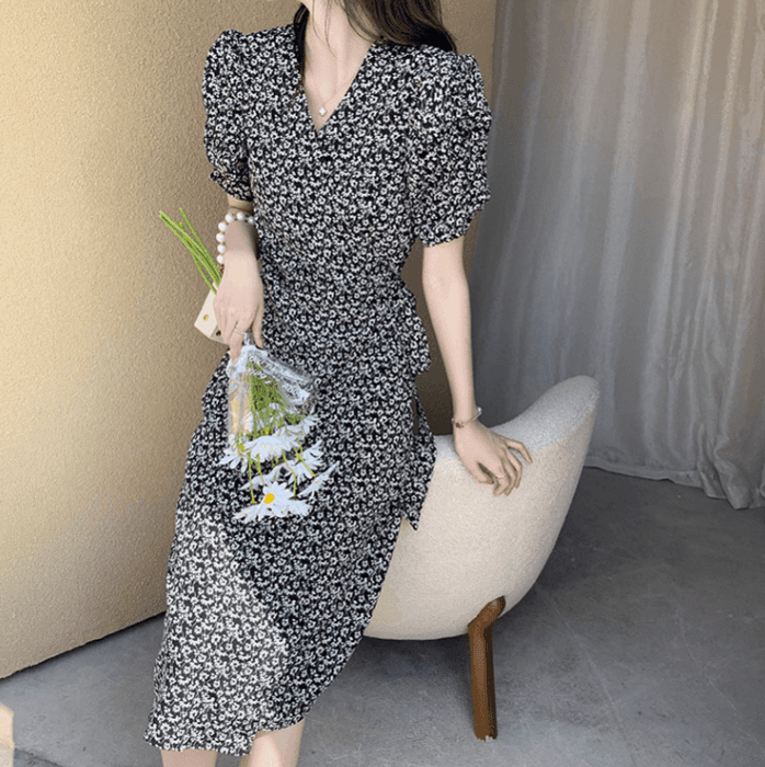 骨格ストレート小花柄パフスリーブワンピース