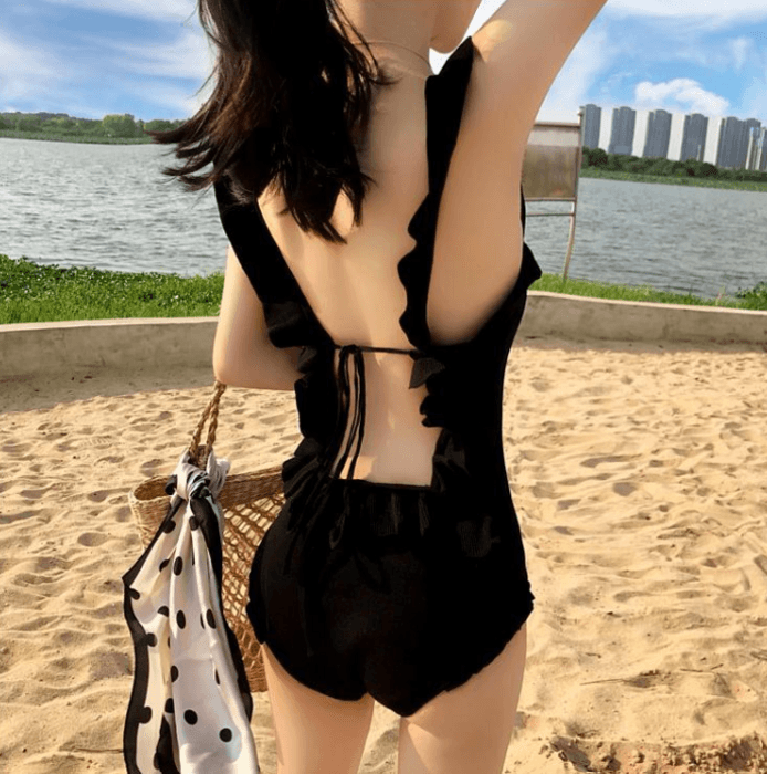 骨格ストレートバックシャンフリルワンピース水着
