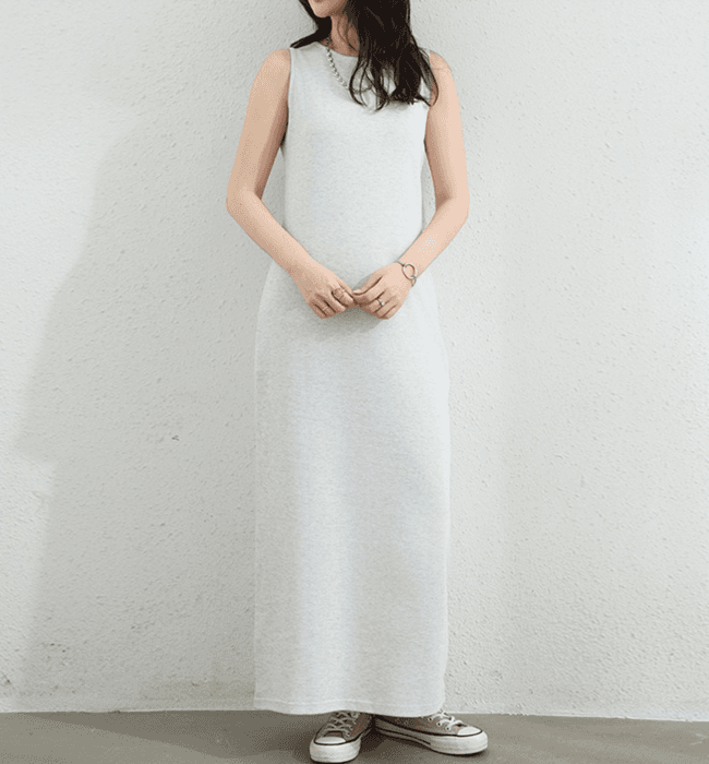 骨格ストレートIラインノースリーブワンピース