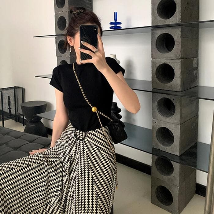 骨格ストレートラウンドネックTシャツ
