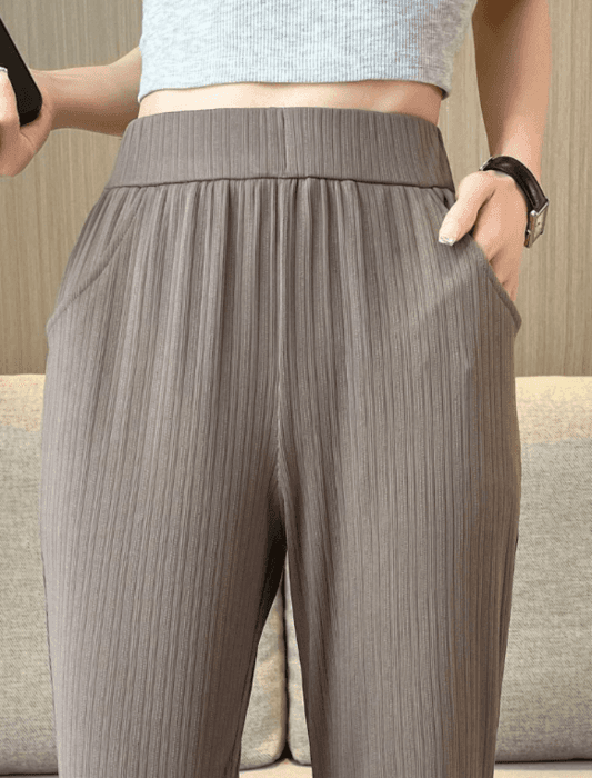 骨格ストレートフレアパンツ