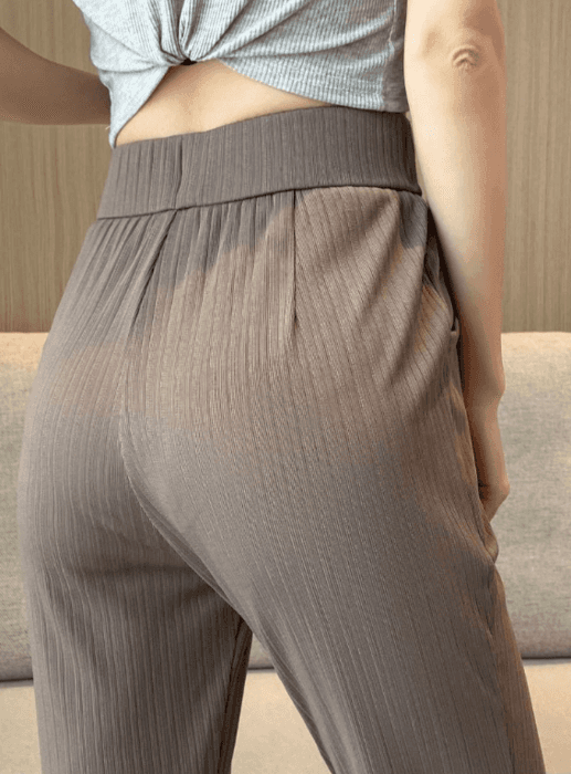 骨格ストレートフレアパンツ