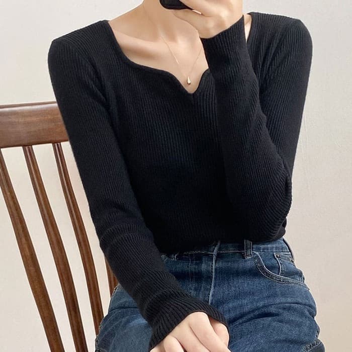 骨格ストレートキーネックニットトップス