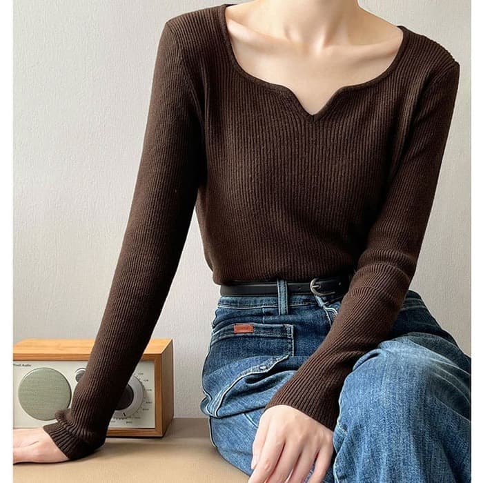 骨格ストレートキーネックニットトップス