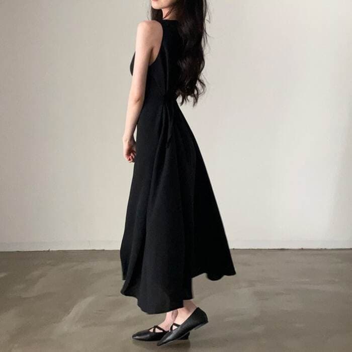 骨格ストレートスクエアネックノースリーブワンピース
