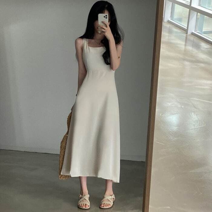 骨格ストレートスクエアネックノースリーブワンピース