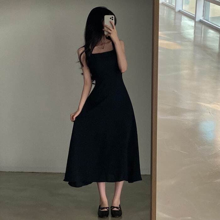 骨格ストレートスクエアネックノースリーブワンピース