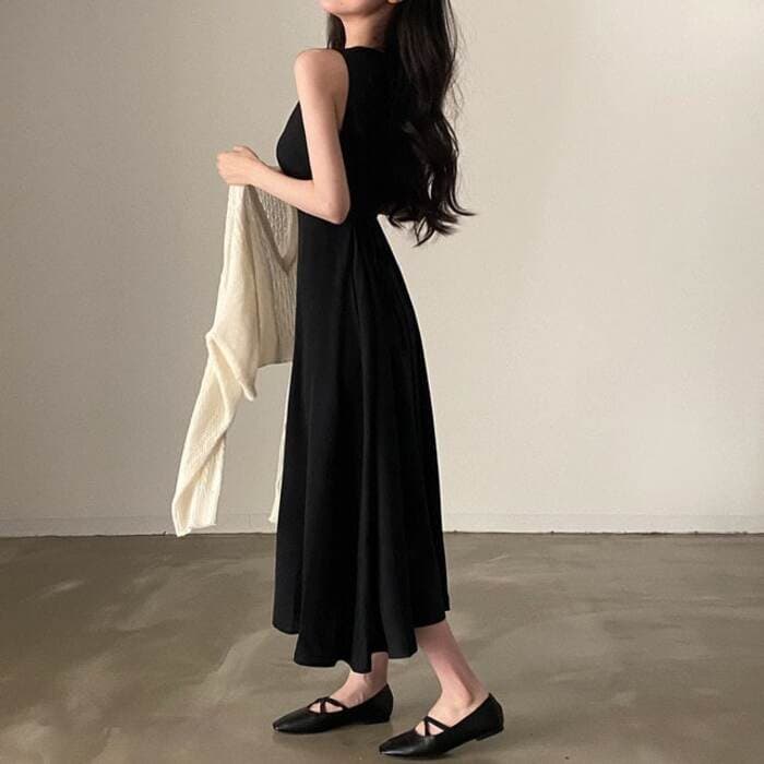 骨格ストレートスクエアネックノースリーブワンピース
