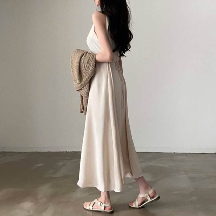 骨格ストレートスクエアネックノースリーブワンピース