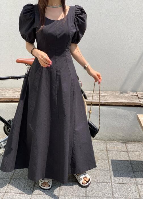 骨格ストレートパフスリーブロングワンピース