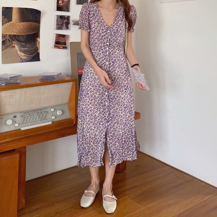 骨格ストレートVネック小花柄ワンピース