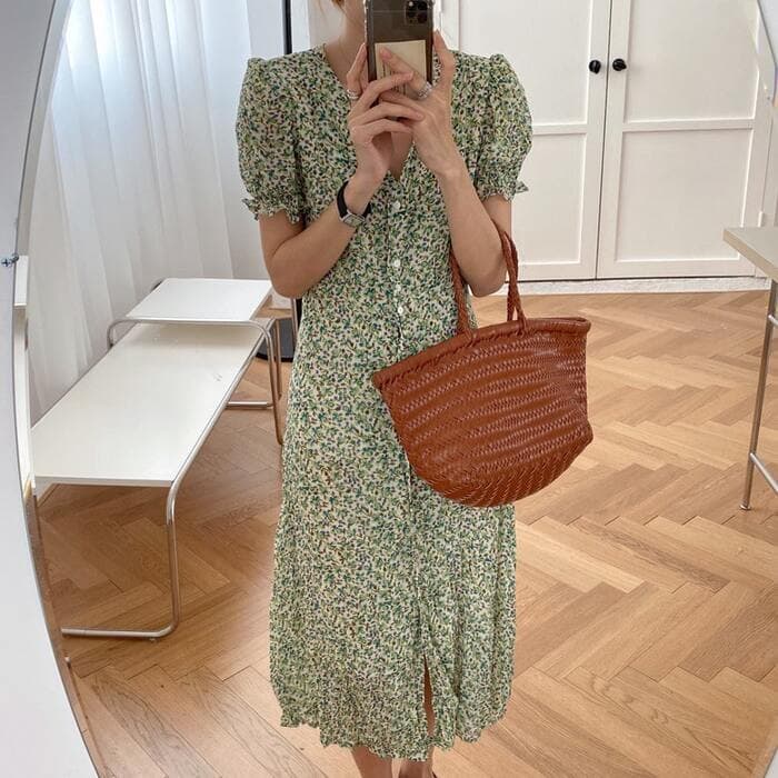 骨格ストレートVネック小花柄ワンピース
