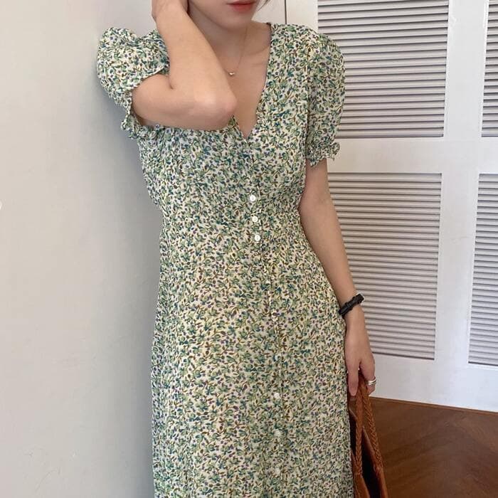 骨格ストレートVネック小花柄ワンピース