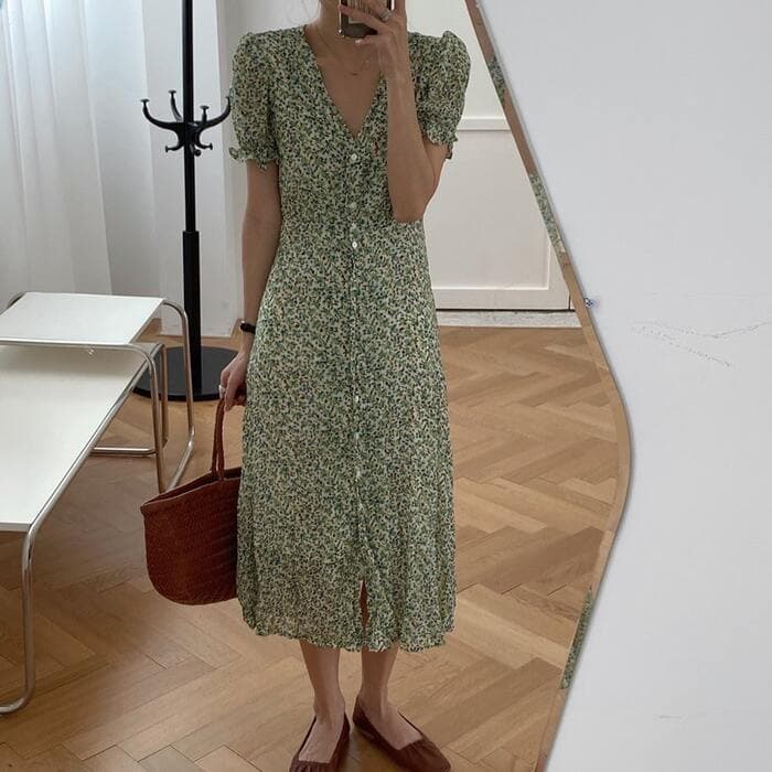 骨格ストレートVネック小花柄ワンピース