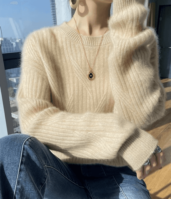 骨格ストレートセンターデザインクルーネックニット