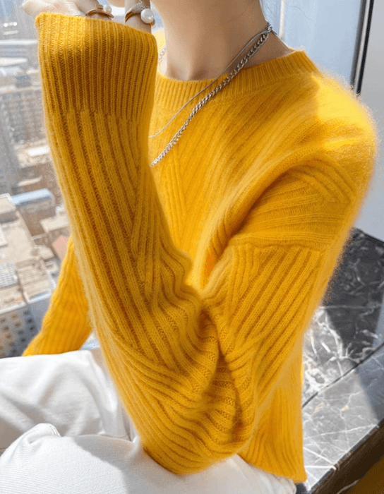 骨格ストレートセンターデザインクルーネックニット