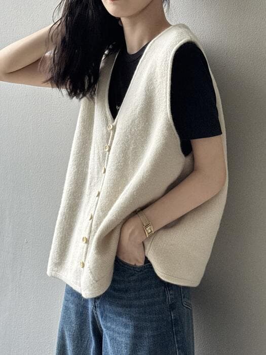 骨格ストレートVネックニットベスト