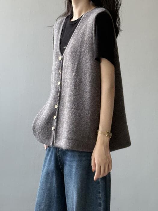 骨格ストレートVネックニットベスト