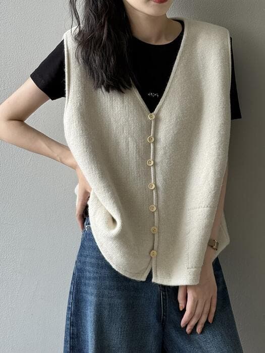 骨格ストレートVネックニットベスト